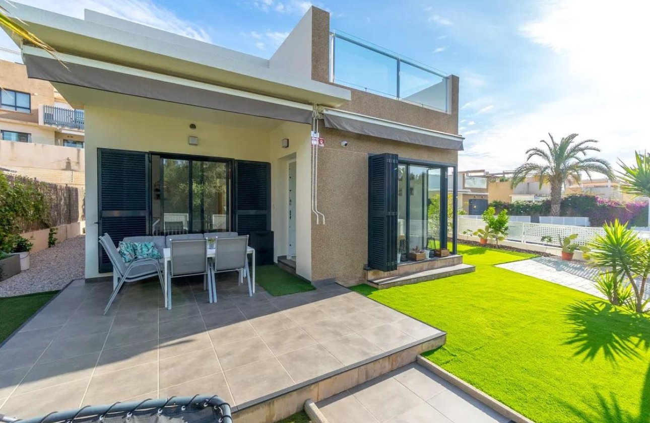 Resale - Villa - Orihuela Costa - La Zenia