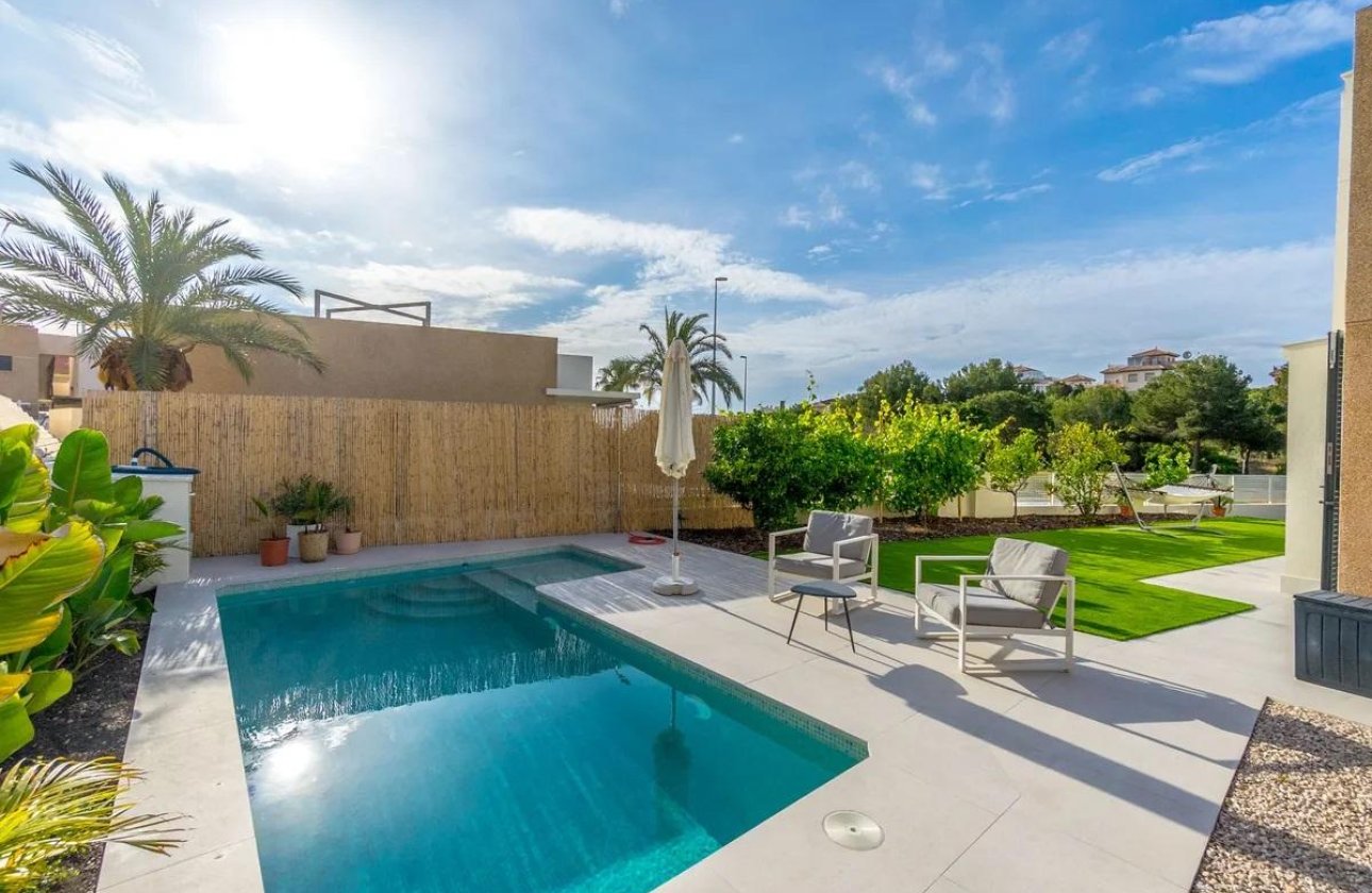 Resale - Villa - Orihuela Costa - La Zenia