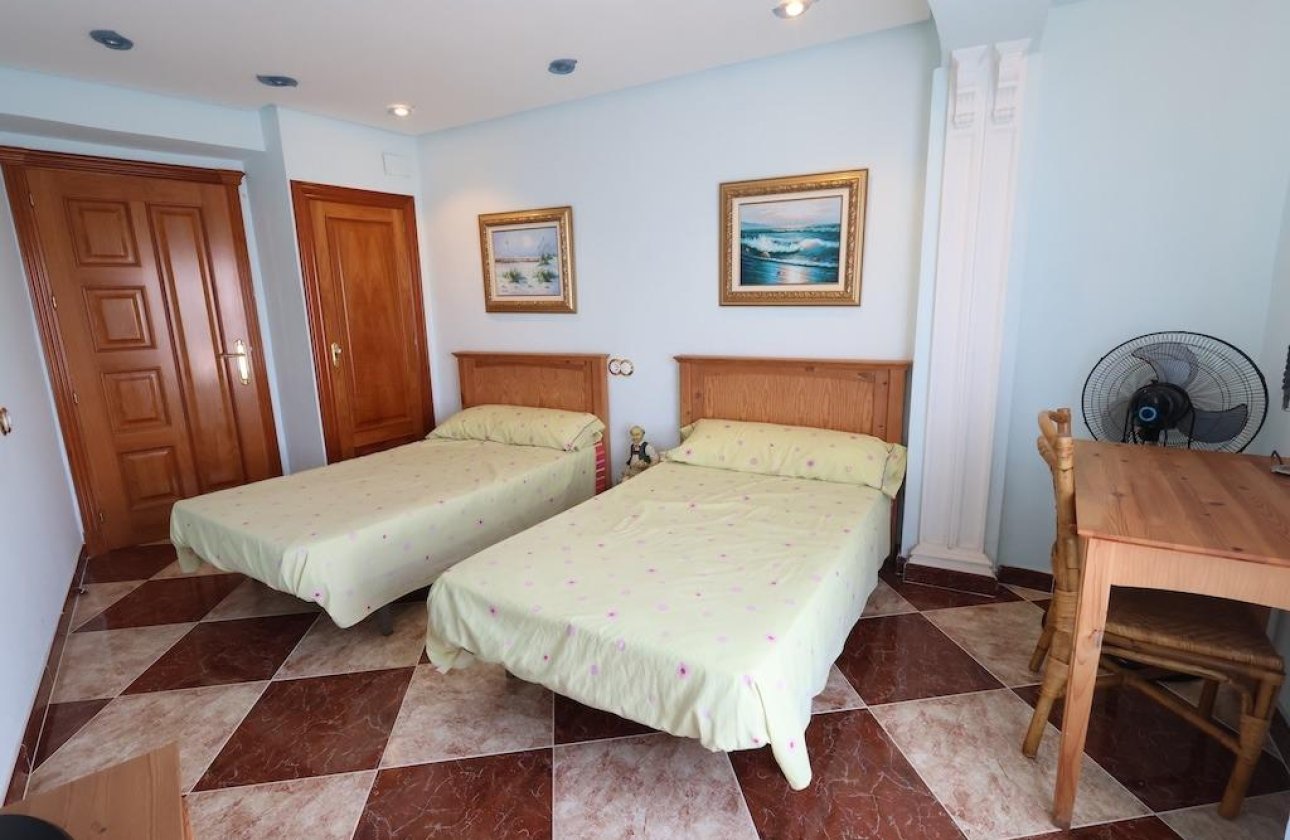 Resale - Apartment / flat - Torrevieja - Acequion