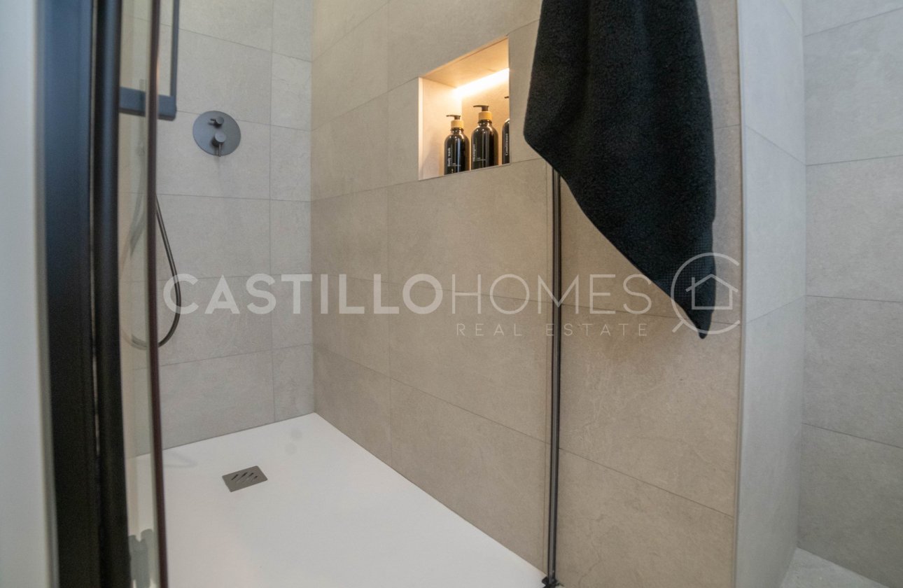 Resale - Apartment / flat - Torrevieja - Playa del Acequión