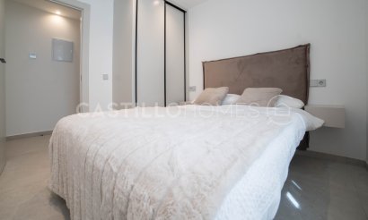 Resale - Apartment / flat - Torrevieja - Playa del Acequión
