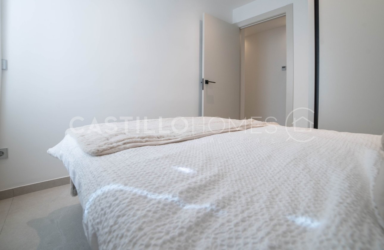 Resale - Apartment / flat - Torrevieja - Playa del Acequión