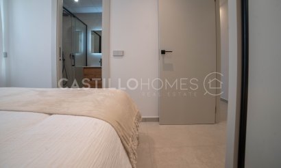 Resale - Apartment / flat - Torrevieja - Playa del Acequión