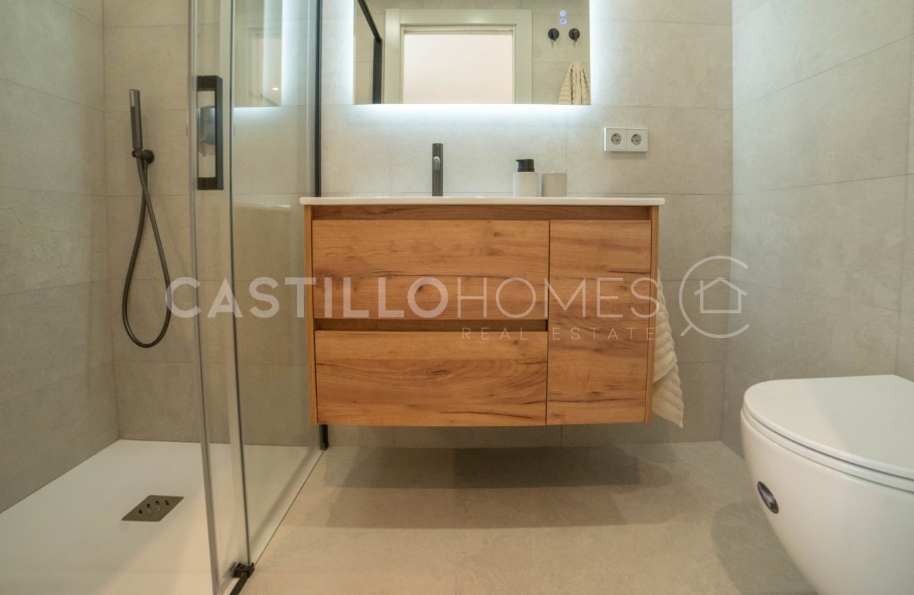 Resale - Apartment / flat - Torrevieja - Playa del Acequión