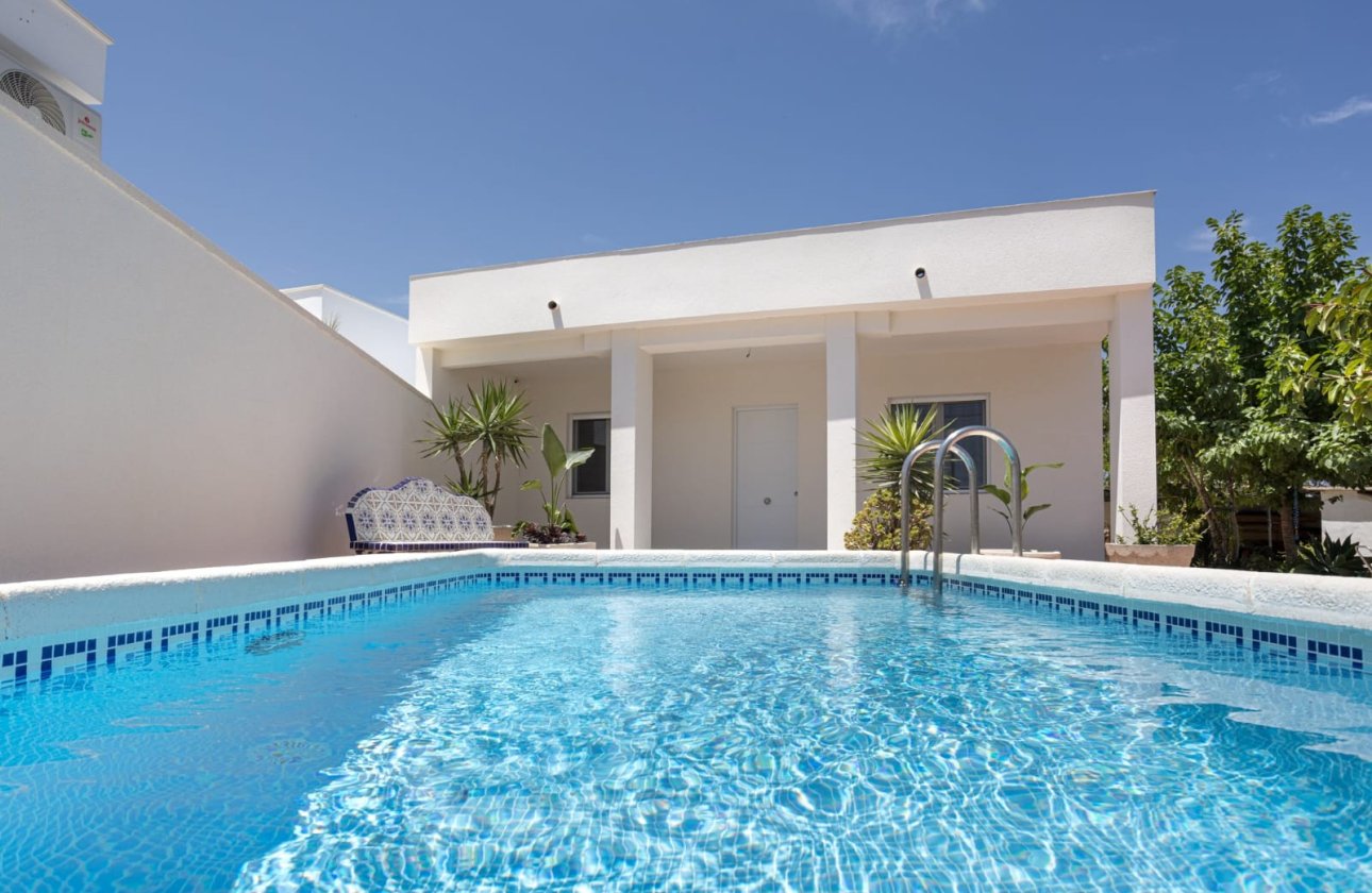 Resale - Villa / Semi detached - Orihuela Costa - Lomas de Cabo Roig