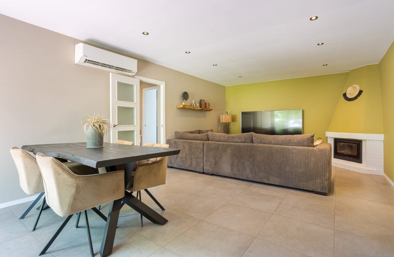 Resale - Villa / Semi detached - Orihuela Costa - Lomas de Cabo Roig