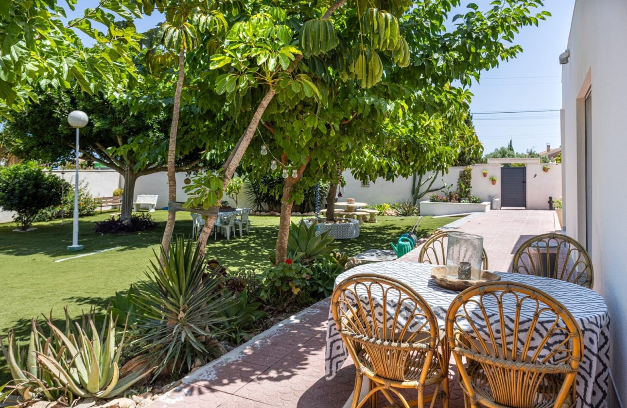Resale - Villa / Semi detached - Orihuela Costa - Lomas de Cabo Roig