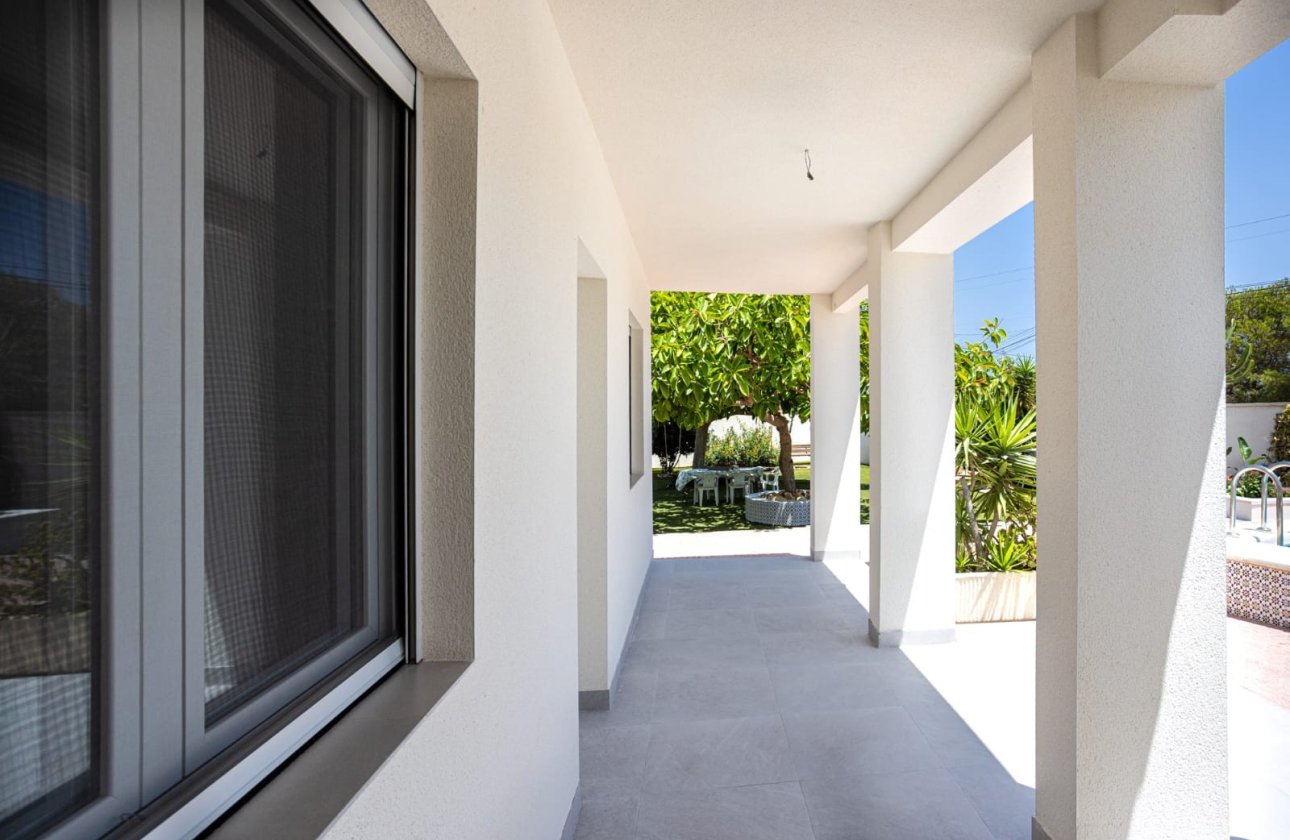 Resale - Villa / Semi detached - Orihuela Costa - Lomas de Cabo Roig
