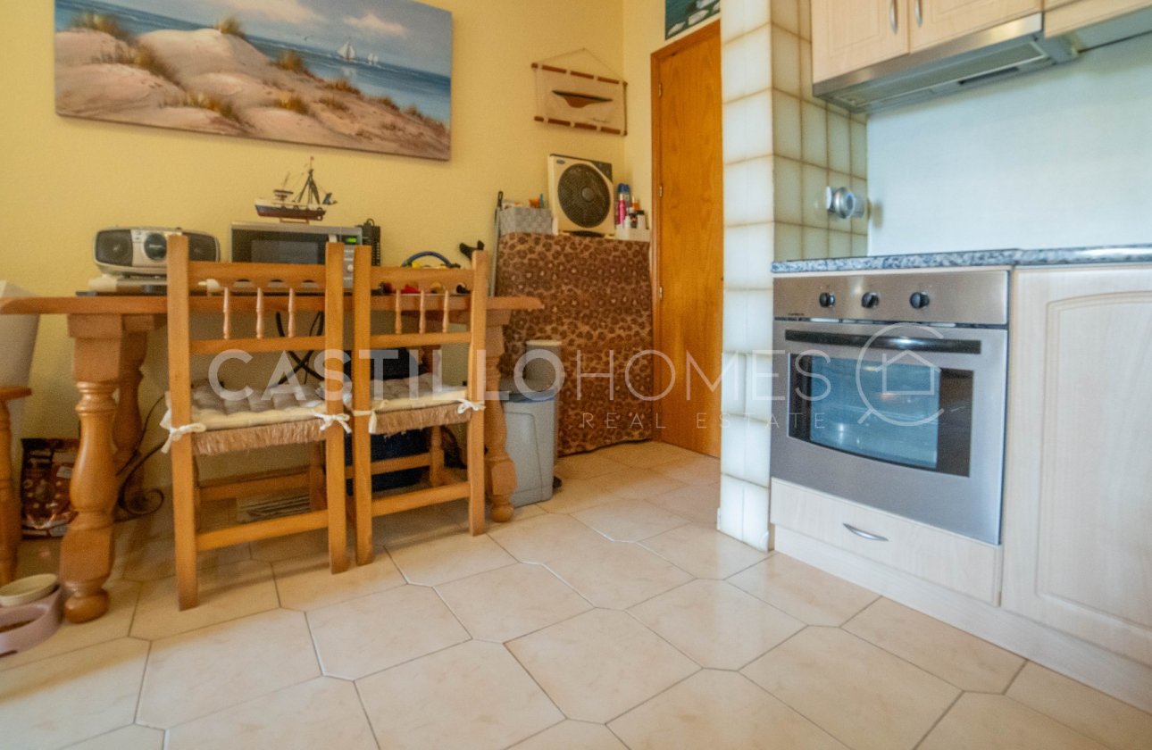 Resale - Apartment / flat - Torrevieja - Punta Prima