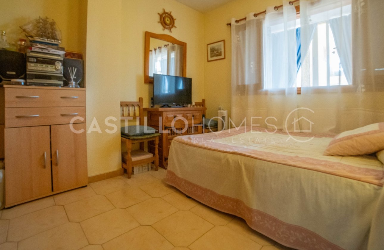 Resale - Apartment / flat - Torrevieja - Punta Prima