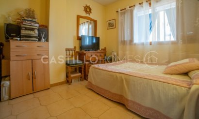 Resale - Apartment / flat - Torrevieja - Punta Prima