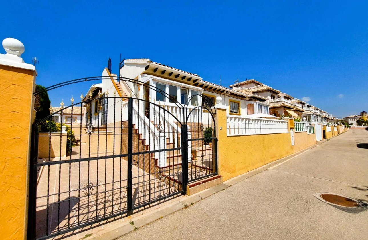 Resale - Villa - Orihuela Costa - Lomas de Cabo Roig-Los Dolses