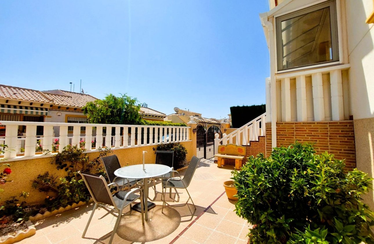 Resale - Villa - Orihuela Costa - Lomas de Cabo Roig-Los Dolses