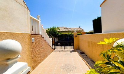 Resale - Villa - Orihuela Costa - Lomas de Cabo Roig-Los Dolses