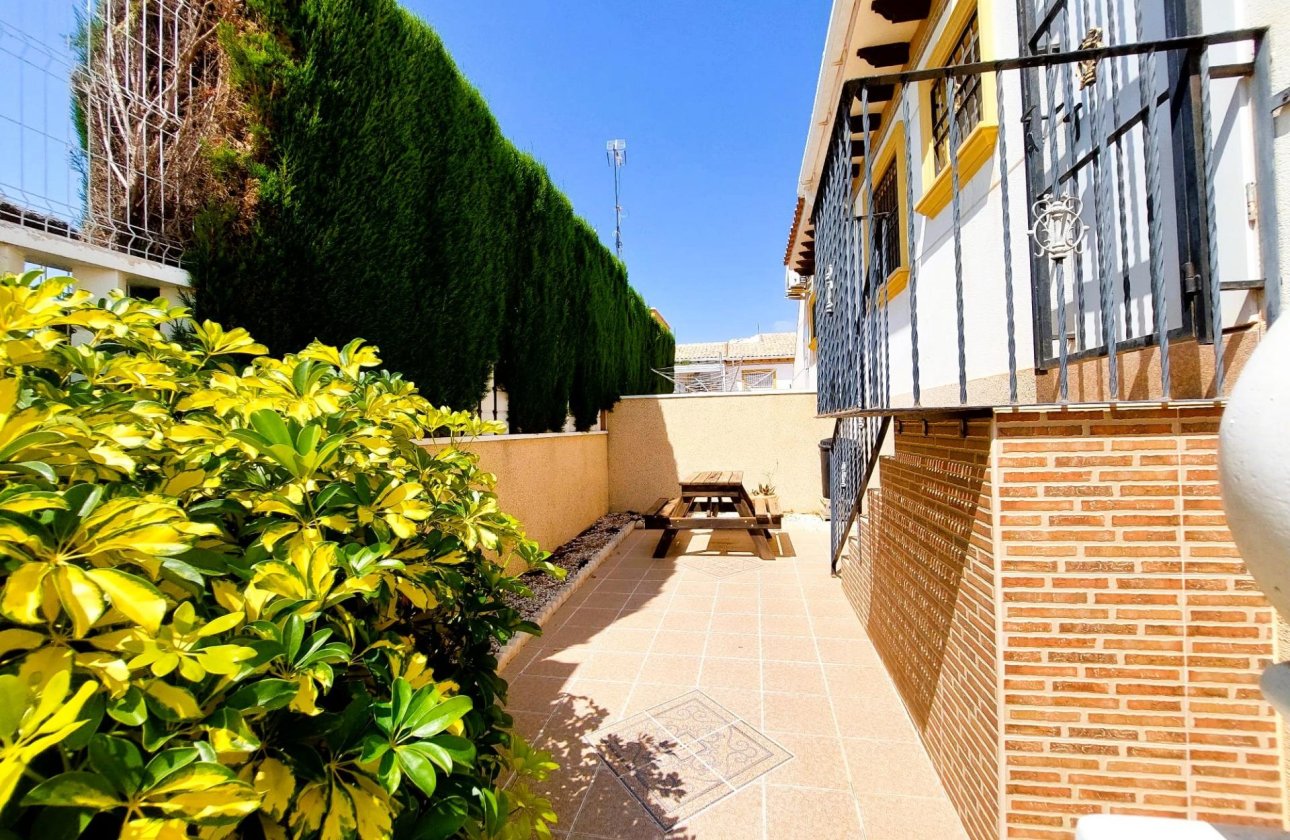 Resale - Villa - Orihuela Costa - Lomas de Cabo Roig-Los Dolses