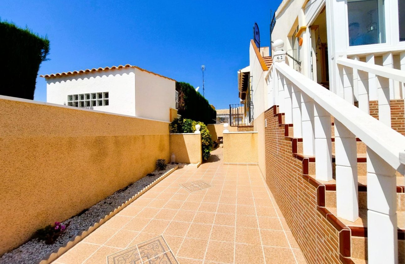 Resale - Villa - Orihuela Costa - Lomas de Cabo Roig-Los Dolses