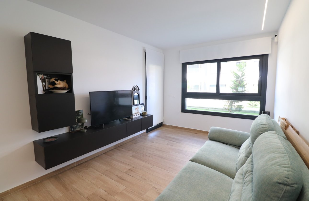 Resale - Apartment / flat - Orihuela Costa - Villamartin