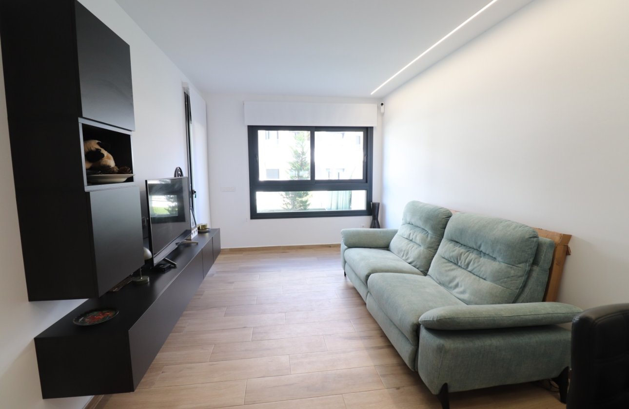 Resale - Apartment / flat - Orihuela Costa - Villamartin