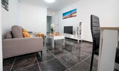 Resale - Apartment / flat - Torrevieja - Centro