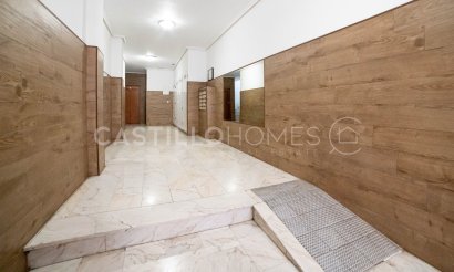 Resale - Apartment / flat - Torrevieja - Centro