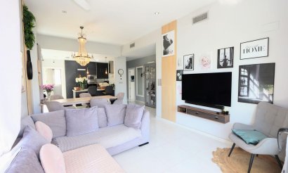 Resale - Villa - Orihuela Costa - Villamartín
