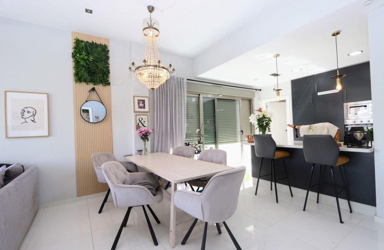 Resale - Villa - Orihuela Costa - Villamartín