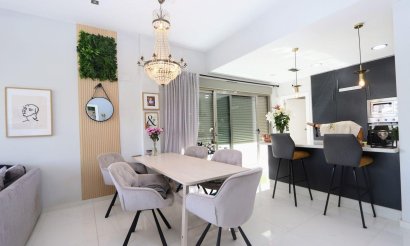 Resale - Villa - Orihuela Costa - Villamartín