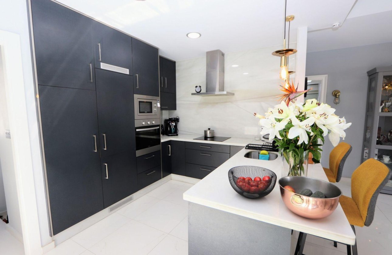 Resale - Villa - Orihuela Costa - Villamartín