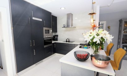Resale - Villa - Orihuela Costa - Villamartín
