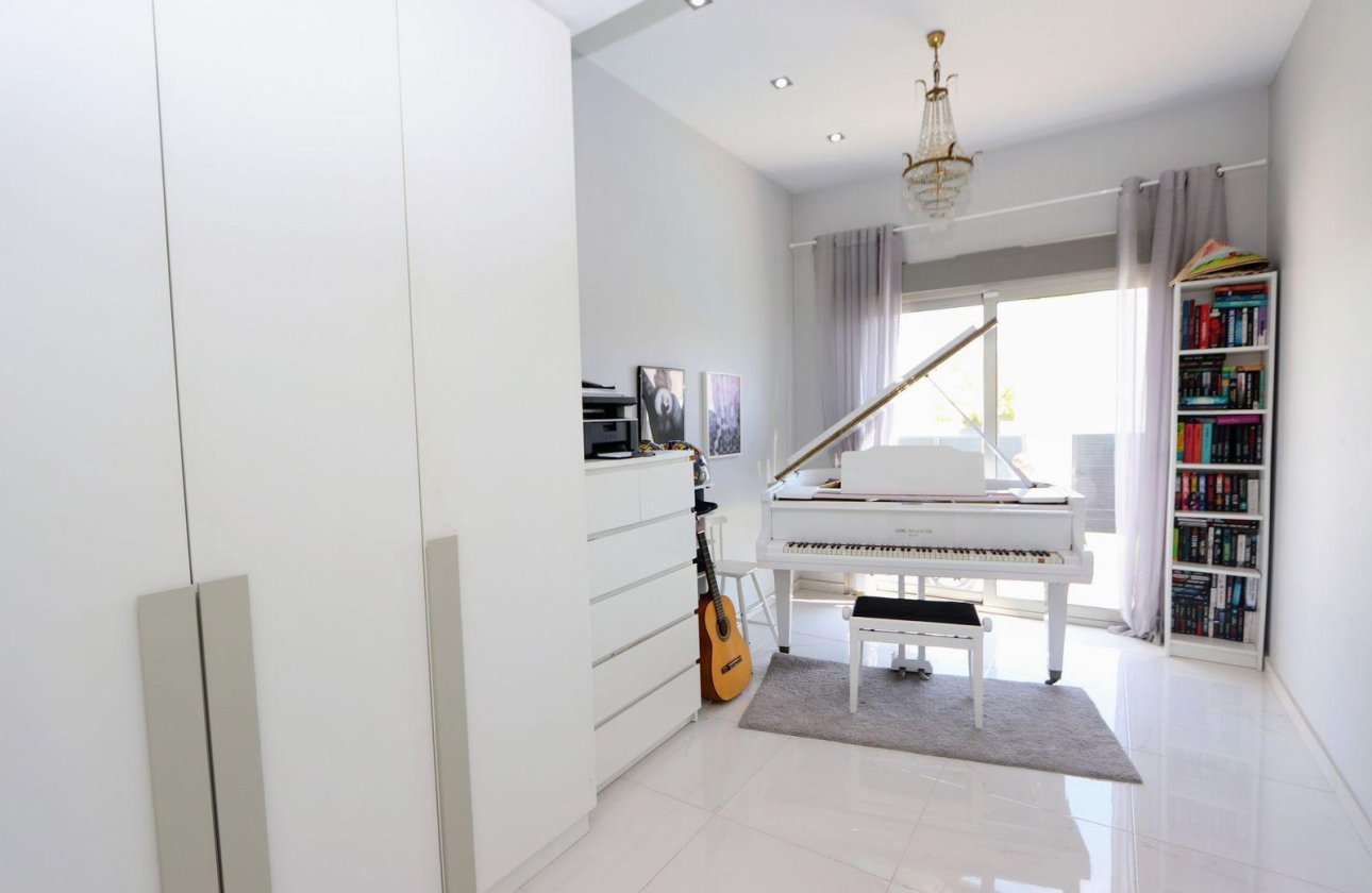 Resale - Villa - Orihuela Costa - Villamartín