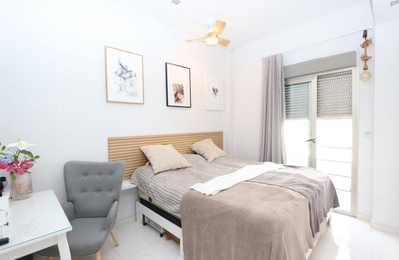 Resale - Villa - Orihuela Costa - Villamartín