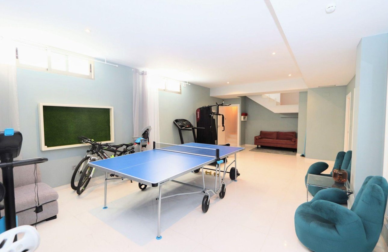 Resale - Villa - Orihuela Costa - Villamartín