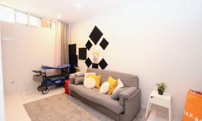 Resale - Villa - Orihuela Costa - Villamartín