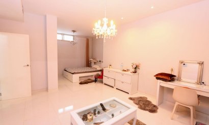 Resale - Villa - Orihuela Costa - Villamartín