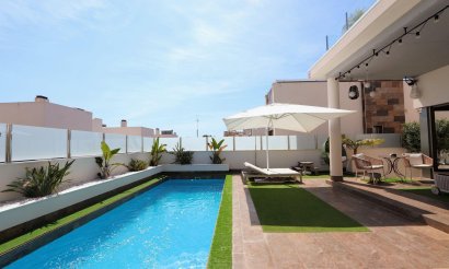 Resale - Villa - Orihuela Costa - Villamartín