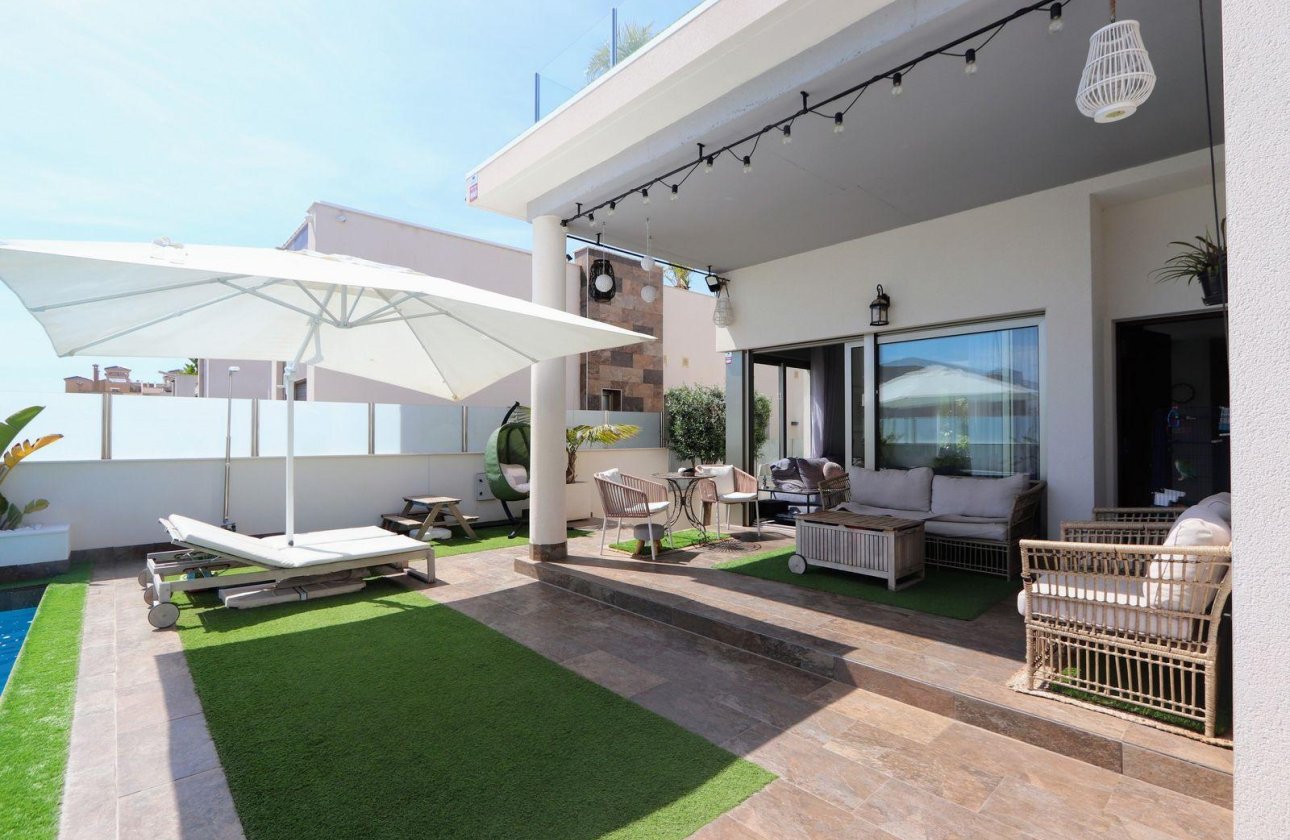 Resale - Villa - Orihuela Costa - Villamartín