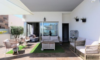 Resale - Villa - Orihuela Costa - Villamartín