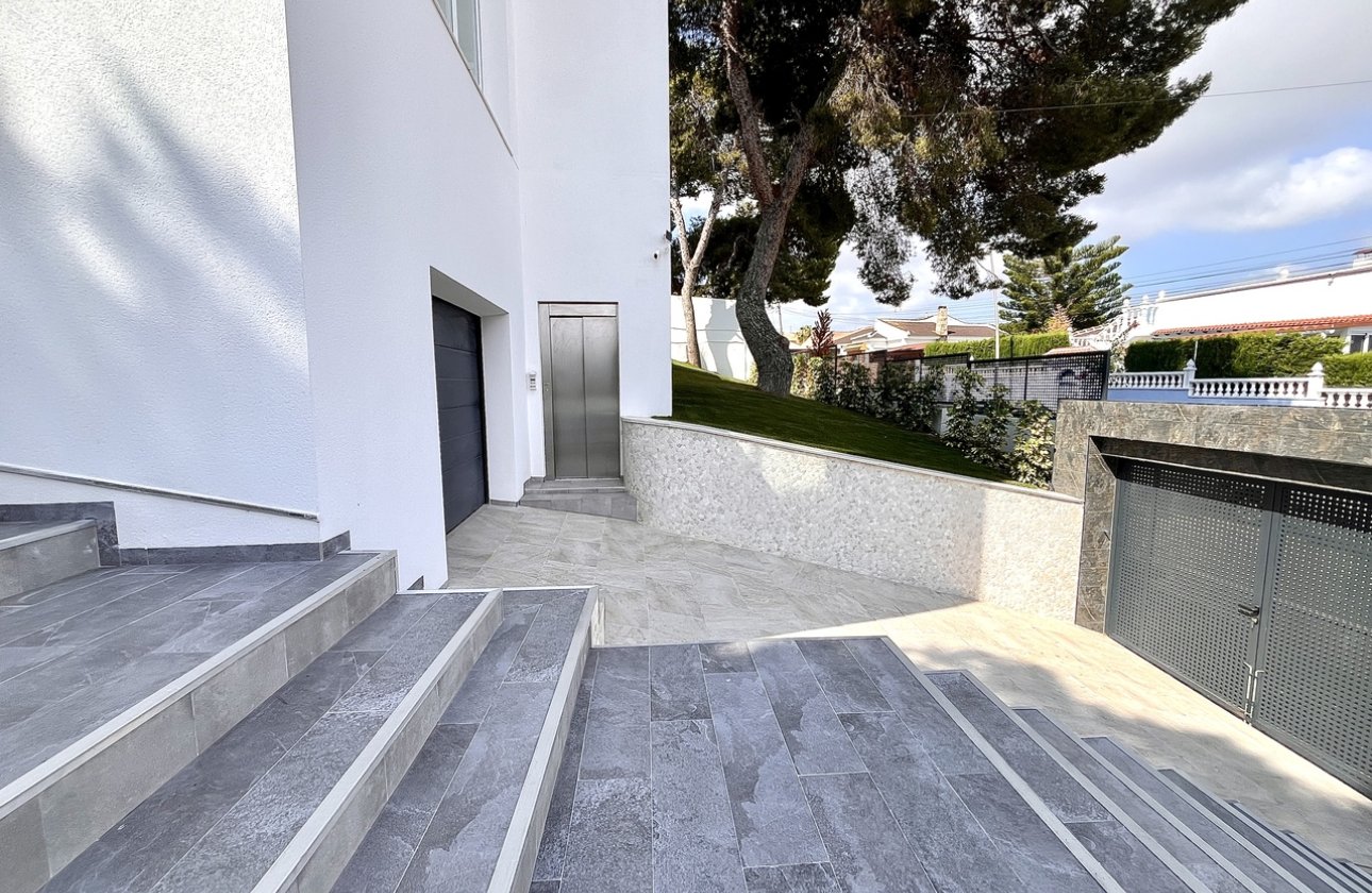 Reventa - Villa - Los Balcones