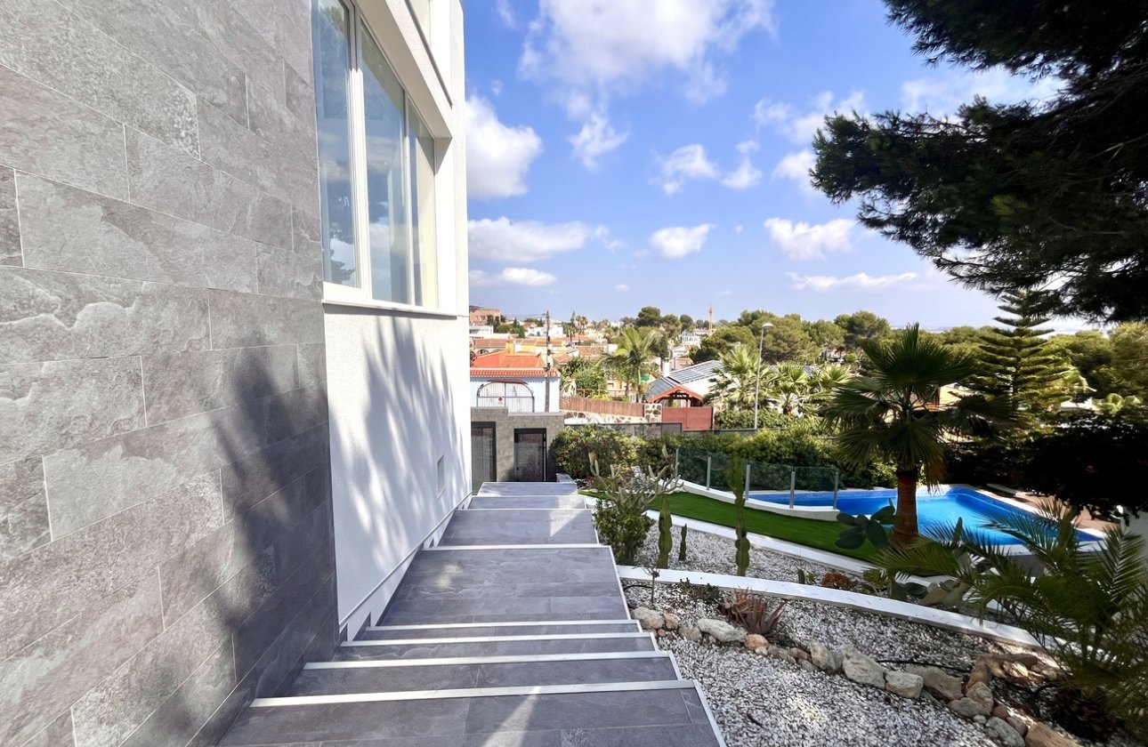 Reventa - Villa - Los Balcones