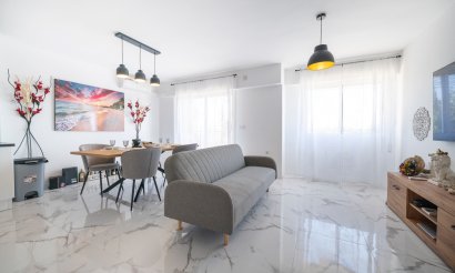 Resale - Apartment / flat - Orihuela Costa - Punta Prima