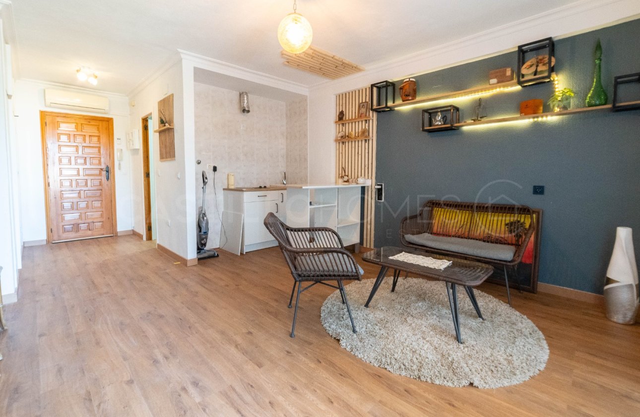 Resale - Studio - Torrevieja - Aguas Nuevas