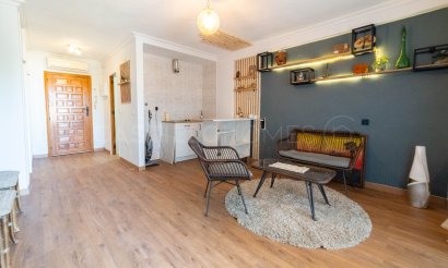 Resale - Studio - Torrevieja - Aguas Nuevas