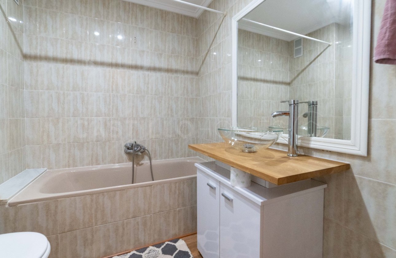Resale - Studio - Torrevieja - Aguas Nuevas