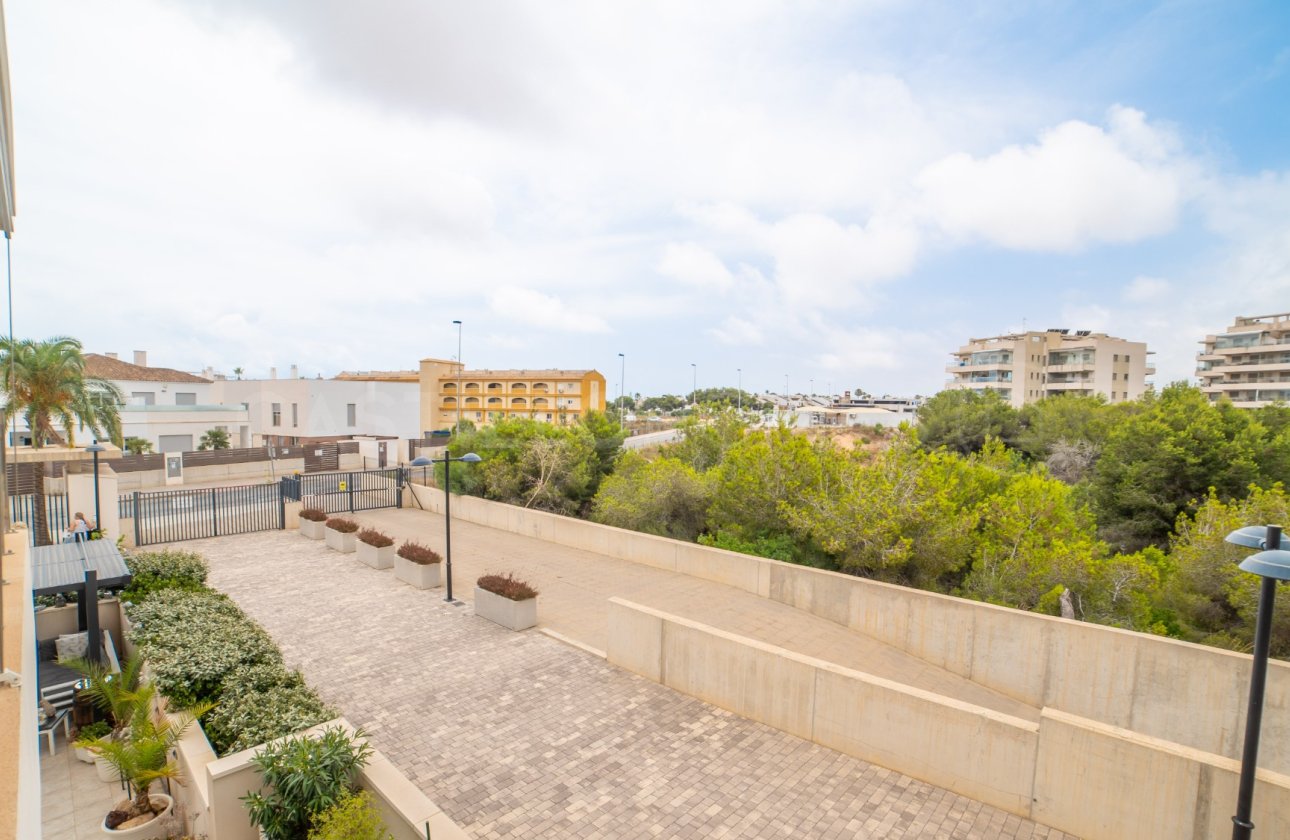Resale - Apartment / flat - Orihuela Costa - Villamartín