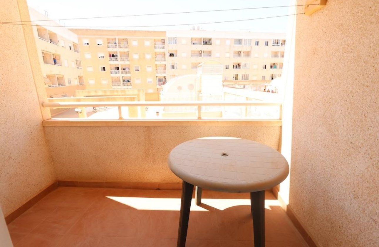 Resale - Apartment / flat - Torrevieja - Playa de los locos