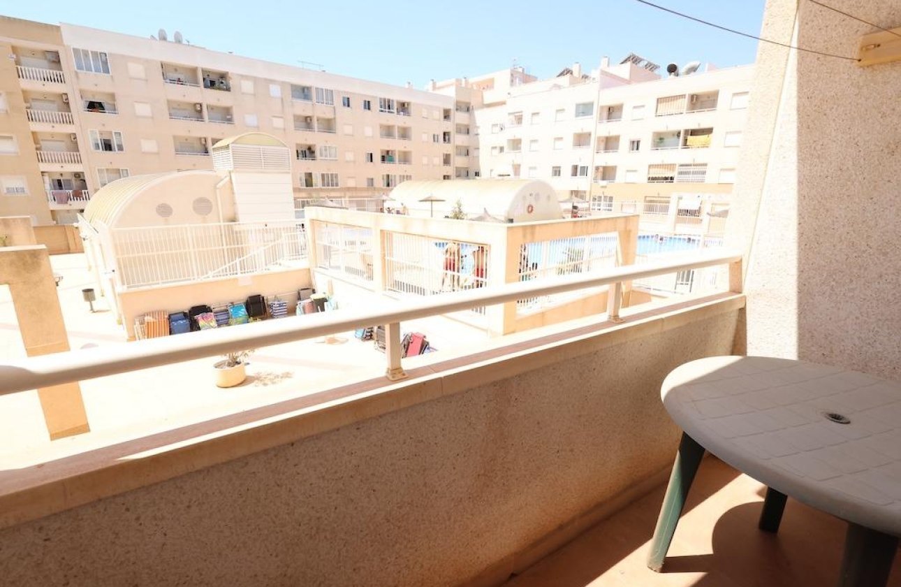 Resale - Apartment / flat - Torrevieja - Playa de los locos