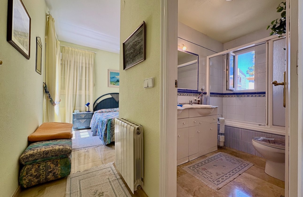 Resale - Villa - Orihuela Costa - Villamartin