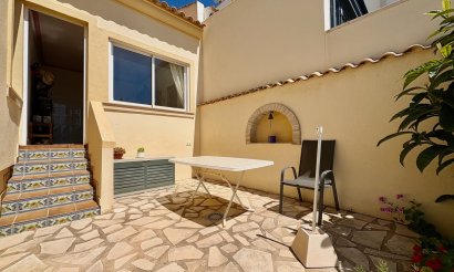 Resale - Villa - Orihuela Costa - Villamartin
