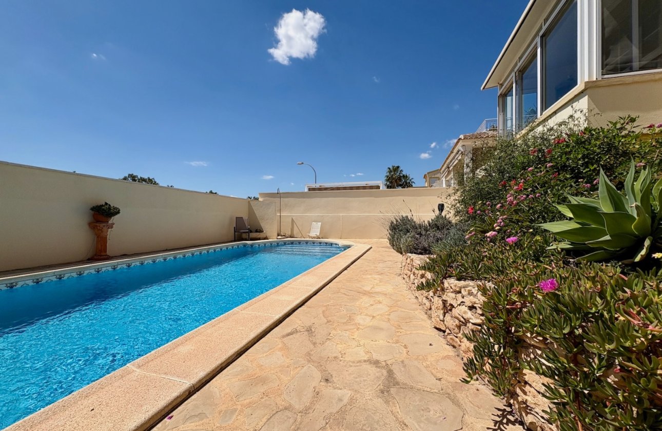 Resale - Villa - Orihuela Costa - Villamartin