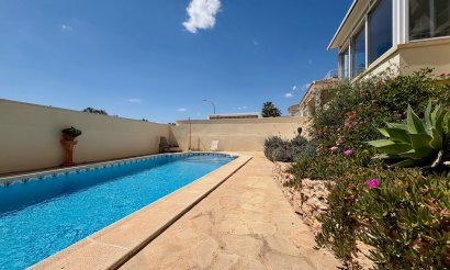 Resale - Villa - Orihuela Costa - Villamartin